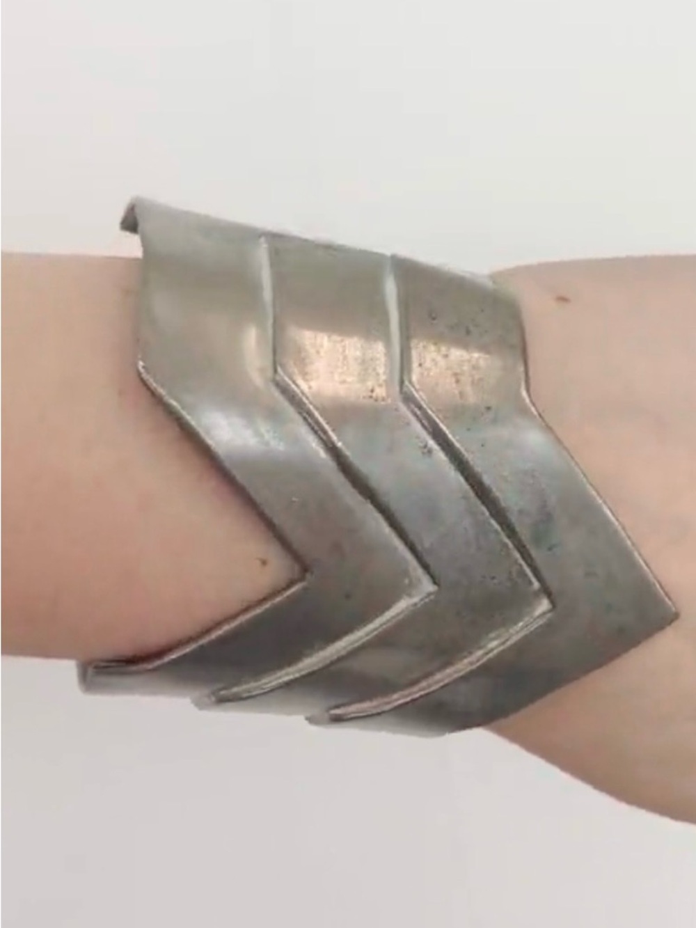 Robyn Kahn vintage Metal Cuff Bracelet - Women's Fashion Accessory